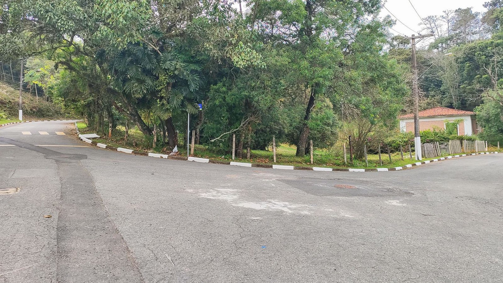 Terreno com 5.842m²  no Condomínio Arujazinho - Foto 9